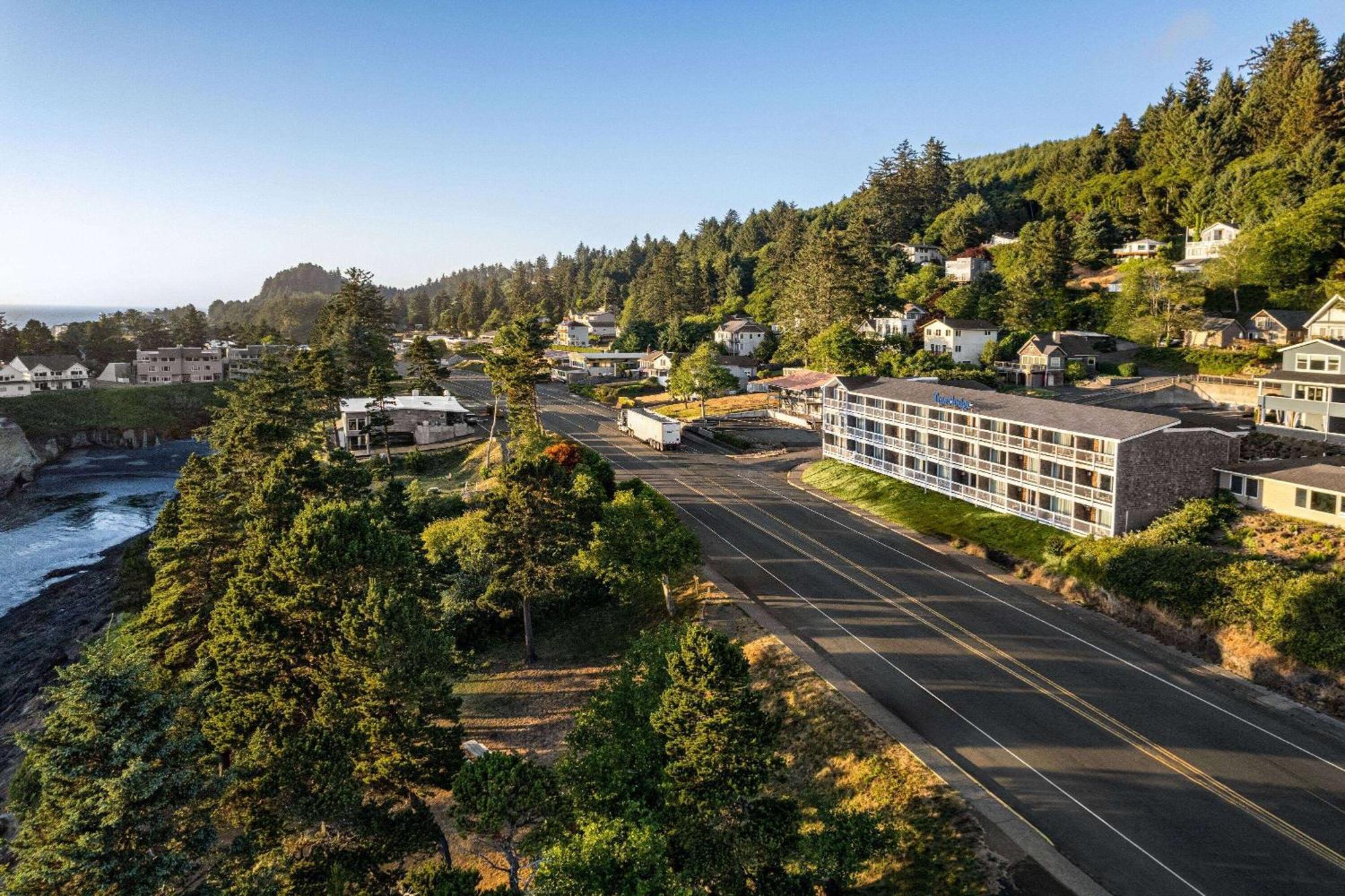Travelodge By Wyndham Depoe Bay Exterior foto